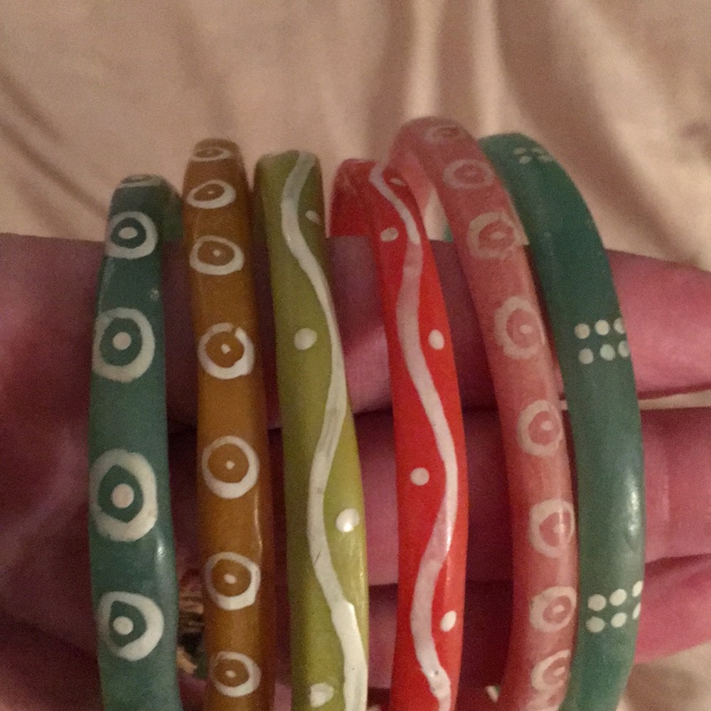 Set of 6 colored plastic bangle bracelets